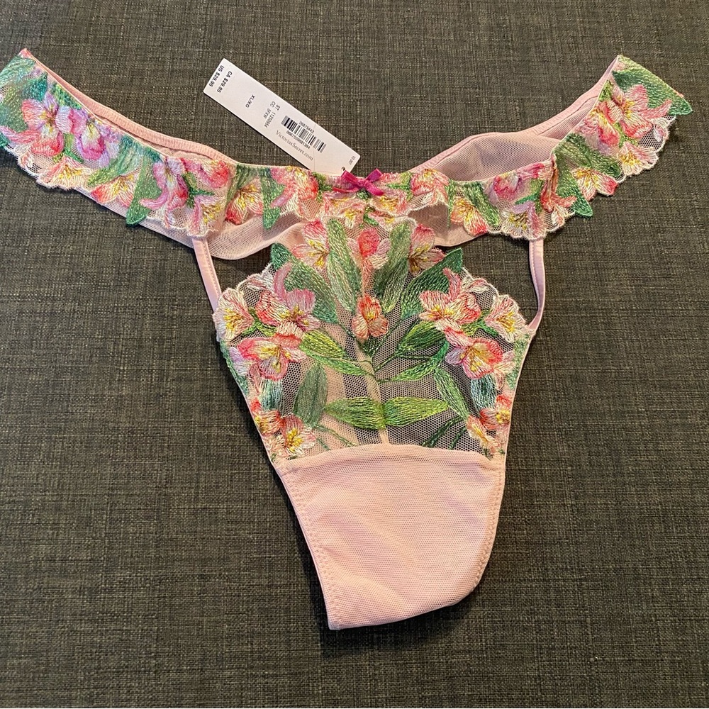 NWT Victoria’s Secret XL embroidered thong